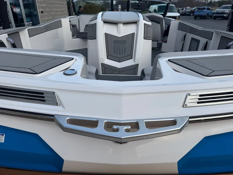 Slide: The Image of MasterCraft ProStar 2021 - 6