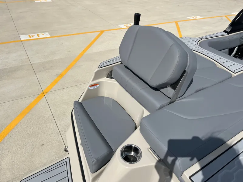 Slide: The Image of MasterCraft XT20 2025 - 10