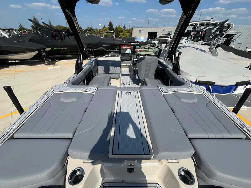 Slide: The Image of MasterCraft XT20 2025 - 11