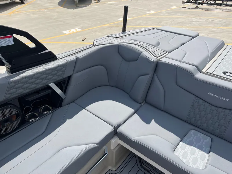 Slide: The Image of MasterCraft XT20 2025 - 13