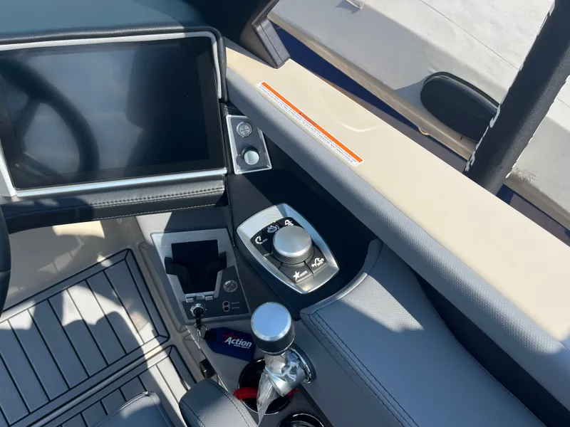 Slide: The Image of MasterCraft XT20 2025 - 17