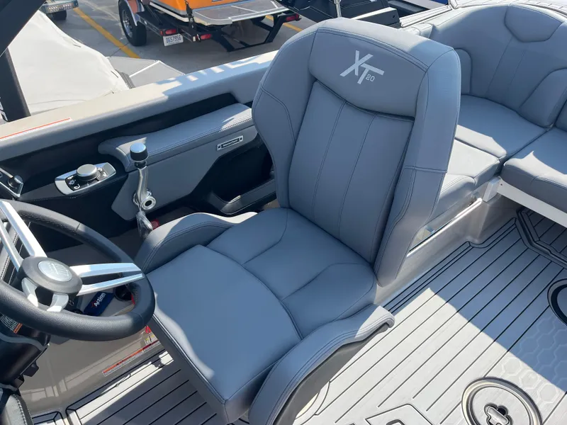 Slide: The Image of MasterCraft XT20 2025 - 18