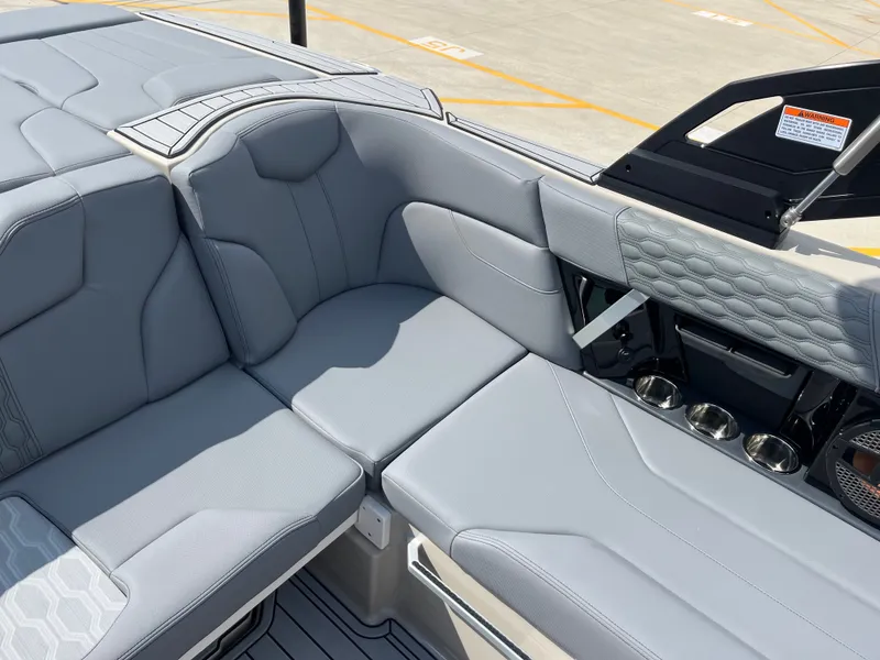 Slide: The Image of MasterCraft XT20 2025 - 21