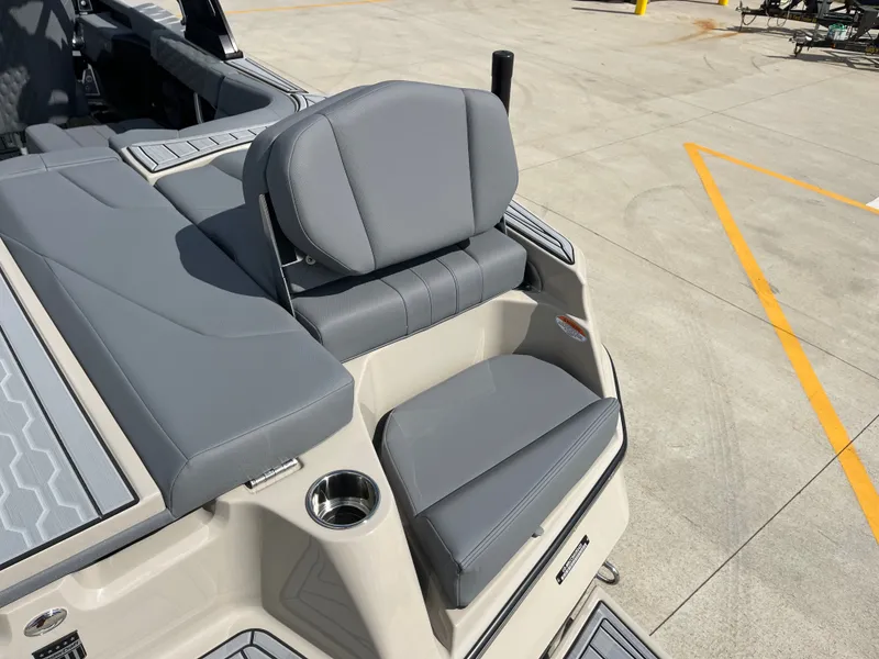 Slide: The Image of MasterCraft XT20 2025 - 9