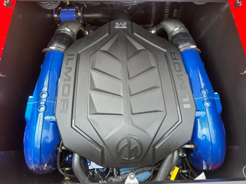 Slide: The Image of MasterCraft XT22 T 2025 - 20