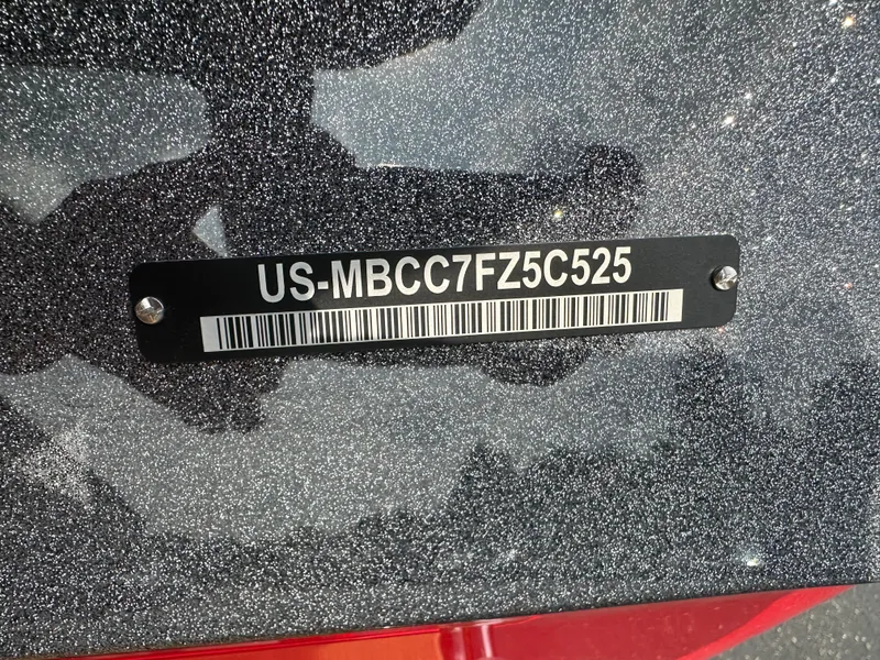 Slide: The Image of MasterCraft XT22 T 2025 - 21