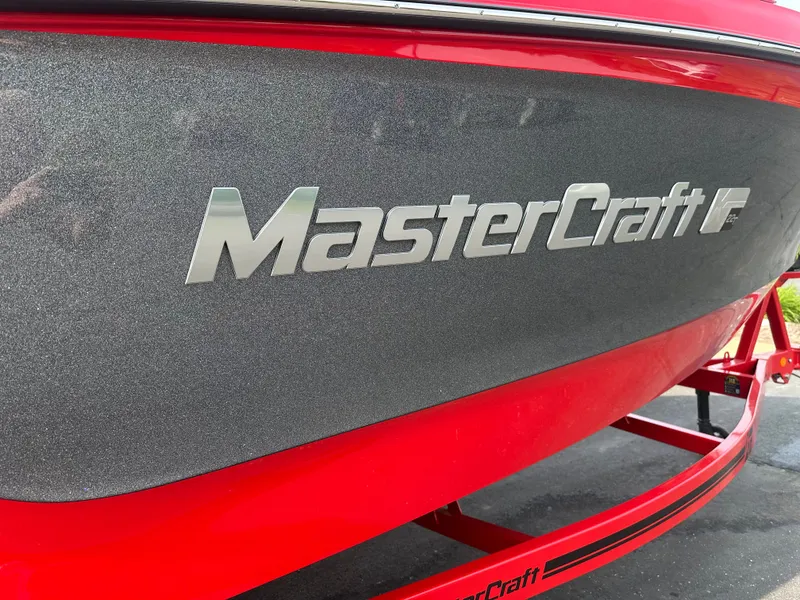 Slide: The Image of MasterCraft XT22 T 2025 - 4