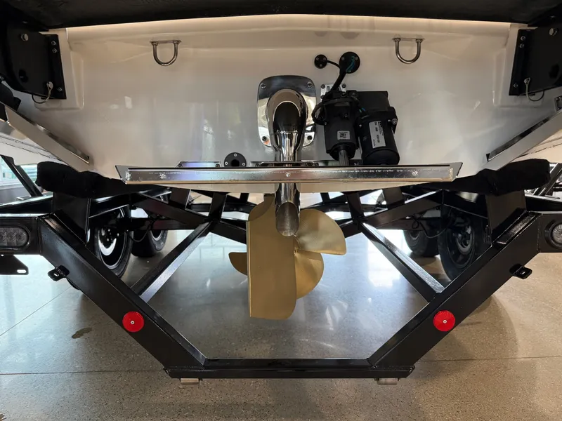 Slide: The Image of MasterCraft XT20 2025 - 6