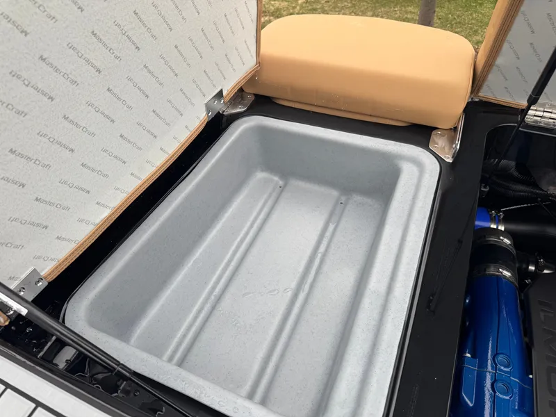 Slide: The Image of MasterCraft XT24 2025 - 13