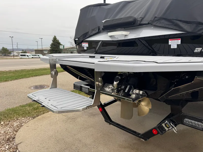Slide: The Image of MasterCraft XT24 2025 - 15