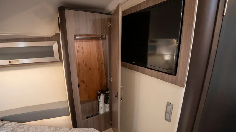 Slide: The Image of Regal 36 XO 2022 - 100