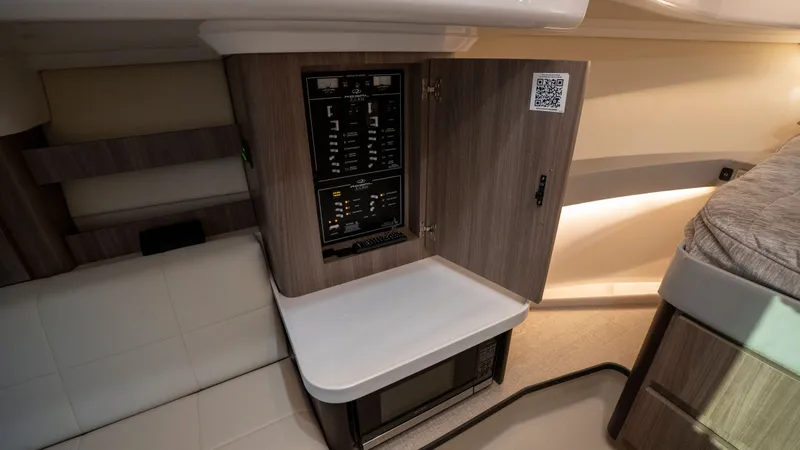 Slide: The Image of Regal 36 XO 2022 - 102