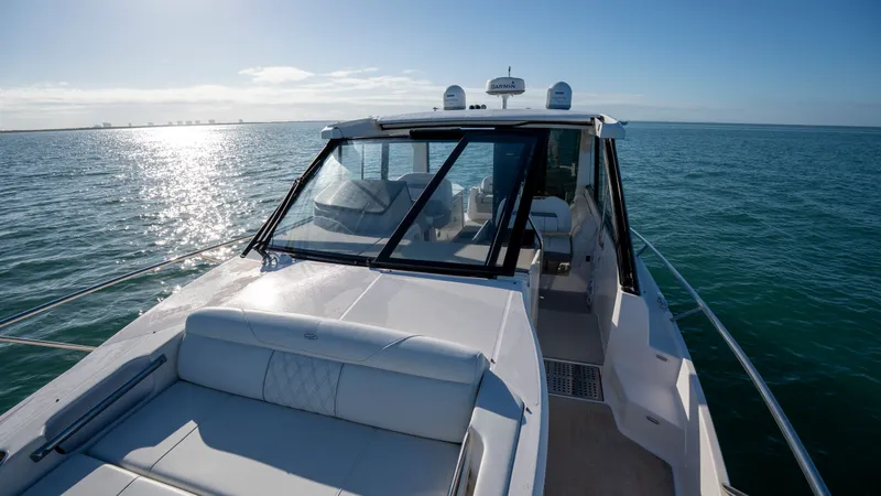 Slide: The Image of Regal 36 XO 2022 - 14