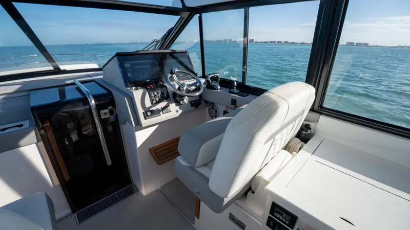 Slide: The Image of Regal 36 XO 2022 - 18