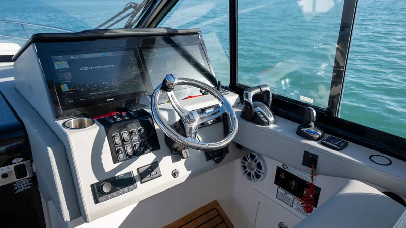 Slide: The Image of Regal 36 XO 2022 - 19