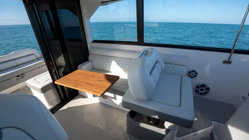 Slide: The Image of Regal 36 XO 2022 - 24