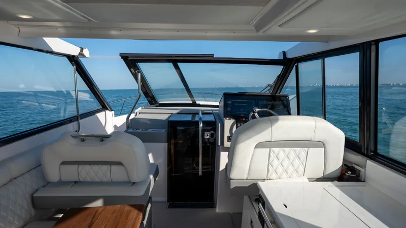 Slide: The Image of Regal 36 XO 2022 - 25