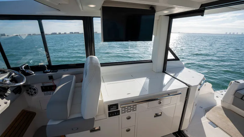 Slide: The Image of Regal 36 XO 2022 - 29