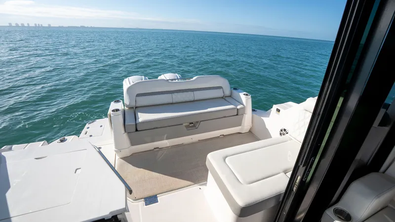 Slide: The Image of Regal 36 XO 2022 - 34