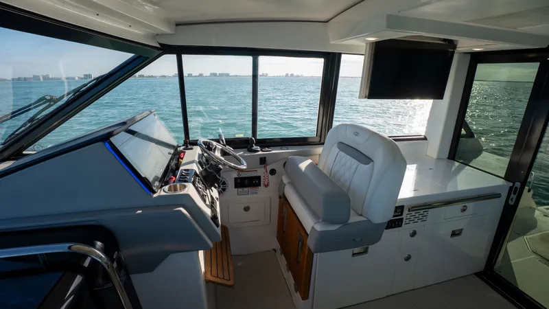 Slide: The Image of Regal 36 XO 2022 - 39