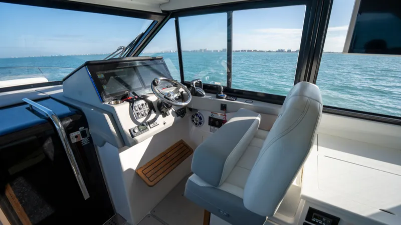 Slide: The Image of Regal 36 XO 2022 - 41