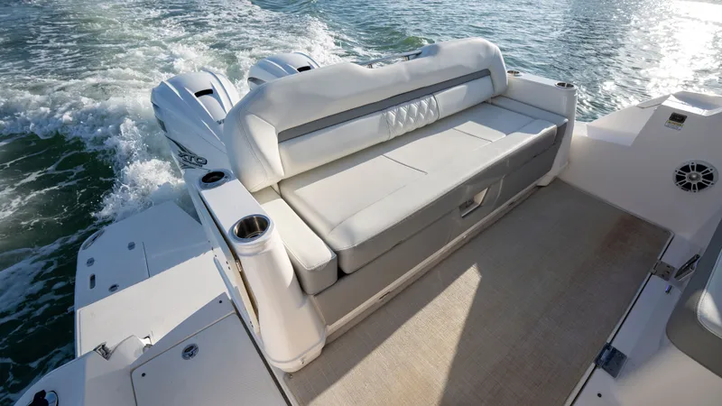 Slide: The Image of Regal 36 XO 2022 - 90