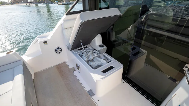 Slide: The Image of Regal 36 XO 2022 - 92