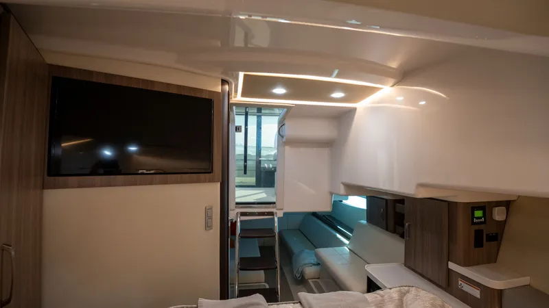 Slide: The Image of Regal 36 XO 2022 - 97