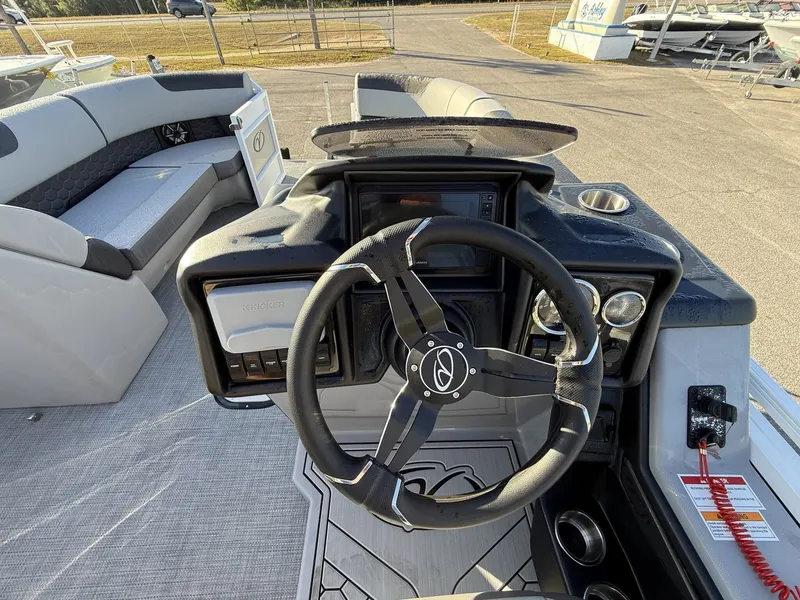 Slide: The Image of Veranda Relax Series TRITOON-200HP 2026 - 10