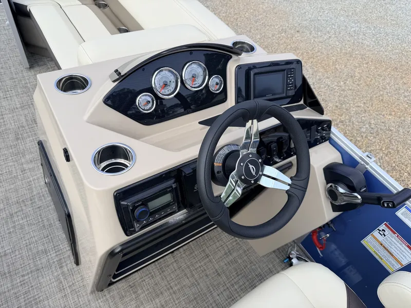 Slide: The Image of SunCatcher Select Series 20C-90HP SHO YAMAHA 2026 - 6