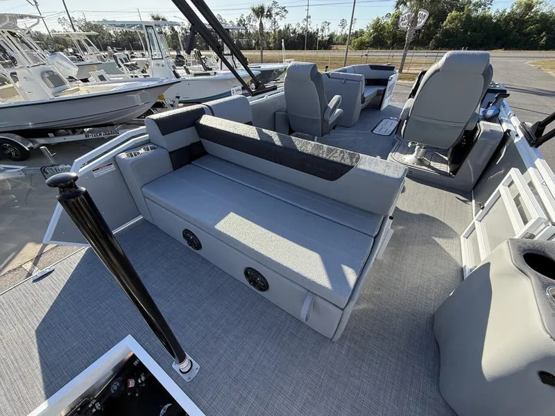 Slide: The Image of Veranda Relax Series TRITOON-200HP 2026 - 8