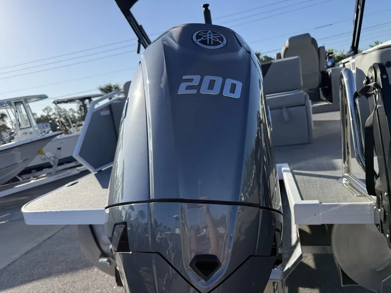 Slide: The Image of Veranda Relax Series TRITOON-200HP 2026 - 4