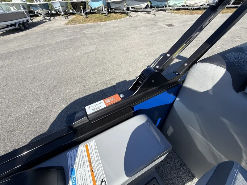 Slide: The Image of Veranda Relax Series 22RC Tri-toon-200HP 2026 - 12