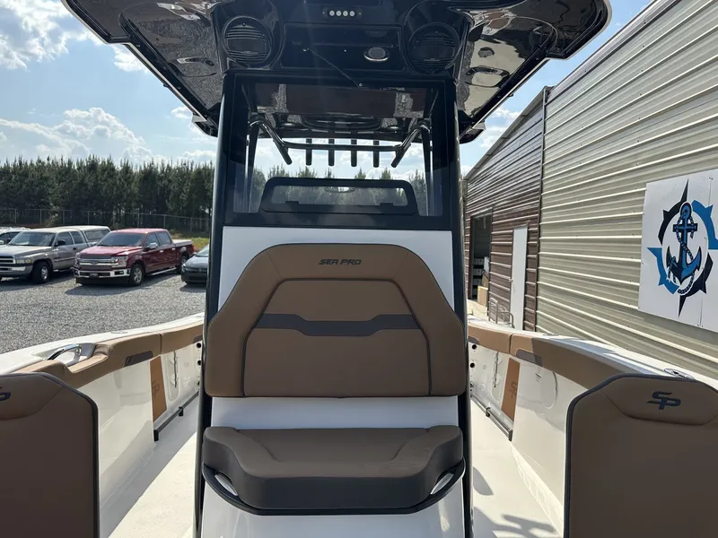 Slide: The Image of Sea Pro 245FLX R 2026 - 2