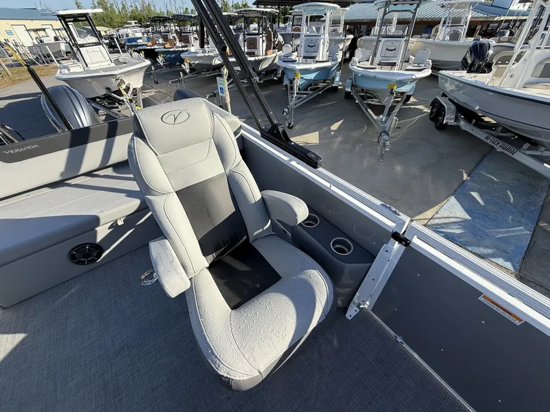 Slide: The Image of Veranda Relax Series TRITOON-200HP 2026 - 11