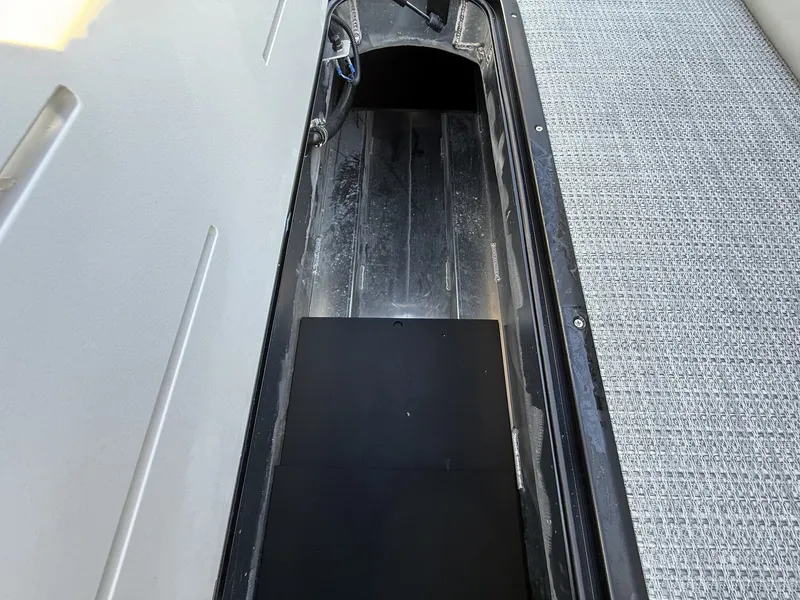 Slide: The Image of Veranda Relax Series TRITOON-200HP 2026 - 15