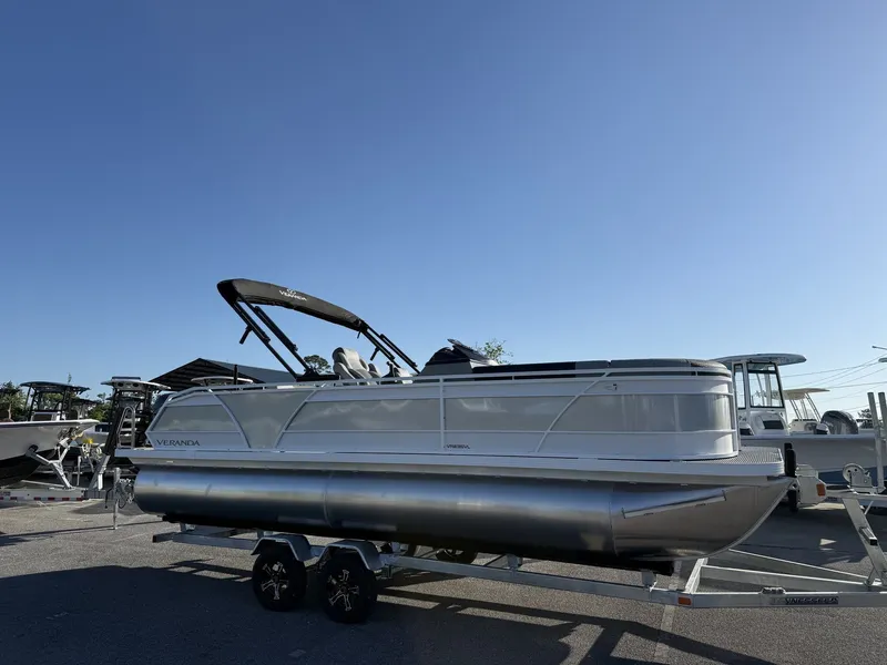 The Image of Veranda Relax Series TRITOON-200HP 2026 - 1