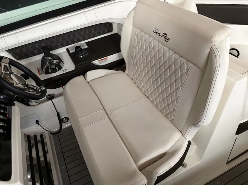 Slide: The Image of Sea Ray SLX 310 2020 - 11