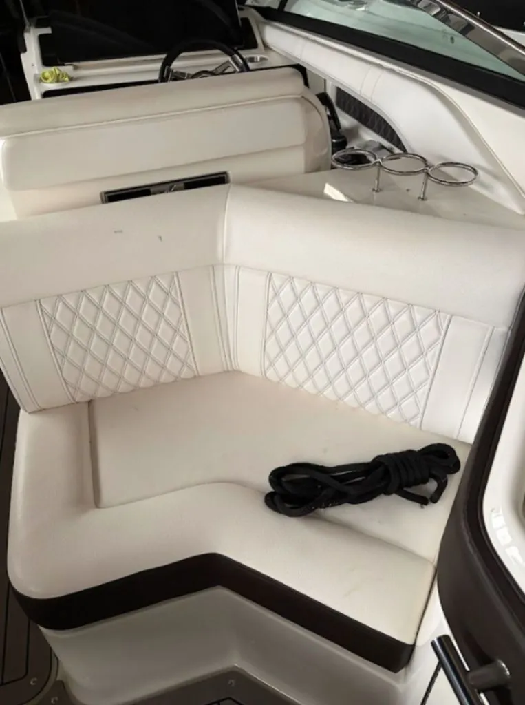 Slide: The Image of Sea Ray SLX 310 2020 - 4