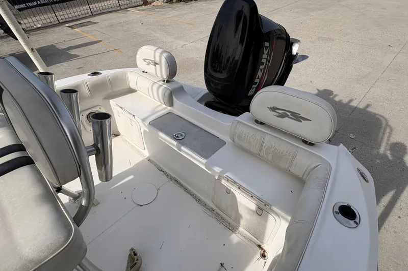 Slide: The Image of 2014 Glasstream 192 CC boat interior with Suzuki outboard motor. - 21