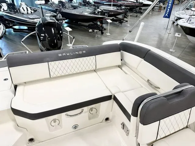 Slide: The Image of Bayliner DX 2200 2020 - 4
