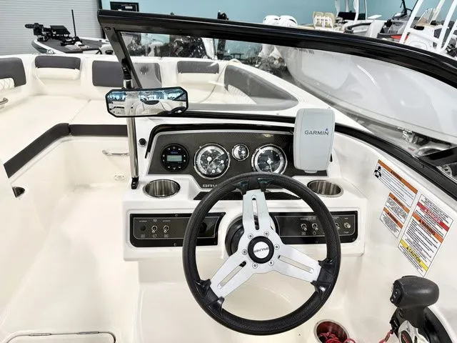 Slide: The Image of Bayliner DX 2200 2020 - 8