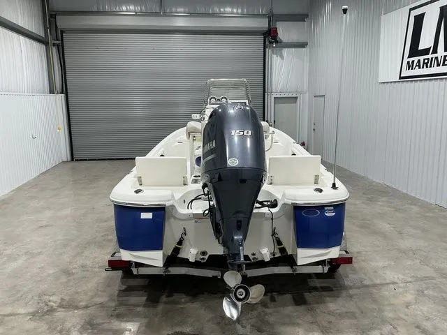 Slide: The Image of NauticStar 214 XTS 2015 - 14