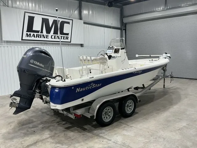 Slide: The Image of NauticStar 214 XTS 2015 - 15