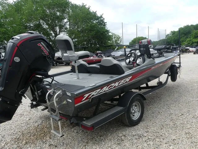 Slide: The Image of Tracker Pro Team 190 TX 2017 - 11