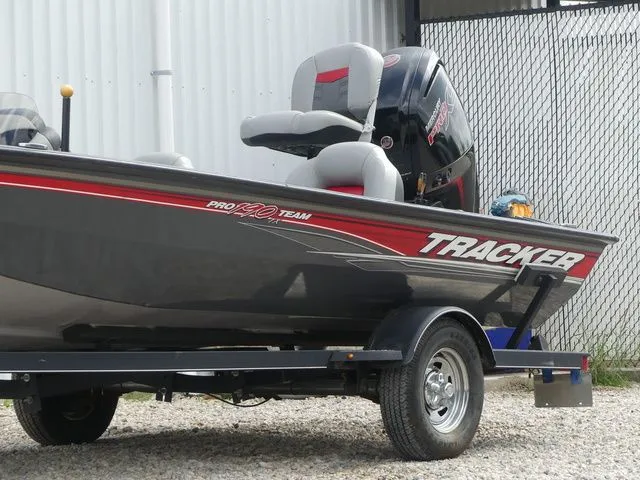 Slide: The Image of Tracker Pro Team 190 TX 2017 - 17