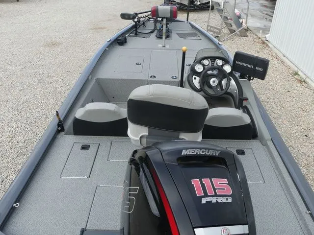 Slide: The Image of Tracker Pro Team 190 TX 2017 - 22