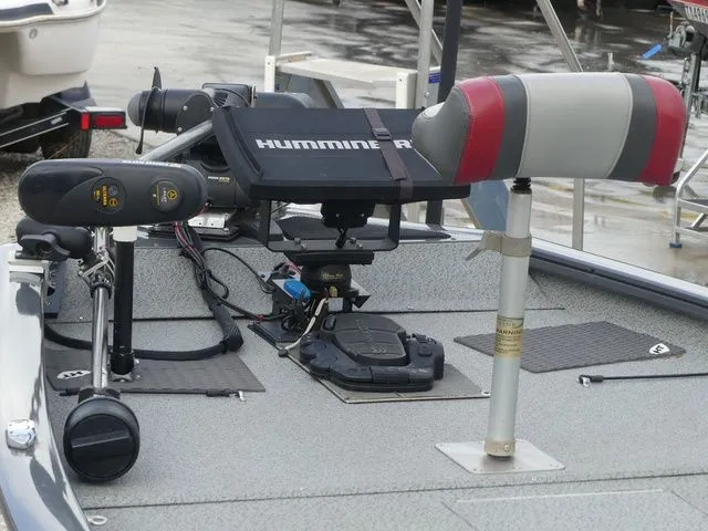 Slide: The Image of Tracker Pro Team 190 TX 2017 - 25