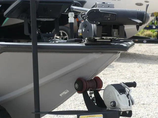 Slide: The Image of Tracker Pro Team 190 TX 2017 - 5