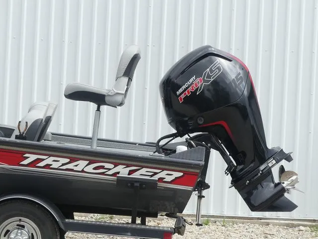 Slide: The Image of Tracker Pro Team 190 TX 2017 - 8